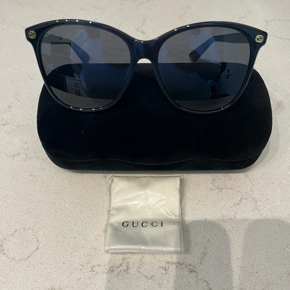 Gucci Eyewear Round Frame Sunglasses Black - Picture 3 of 11